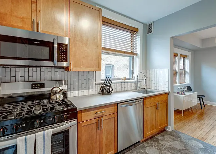 Steps To The Lakefront! This Uptown Beauty Is Everything You Need For A Perfect Chicago Getaway Condo